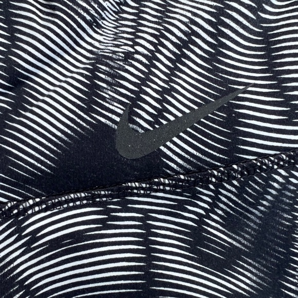 Women's Nike Dry-Fit Leggings- XS - Picture 7 of 13